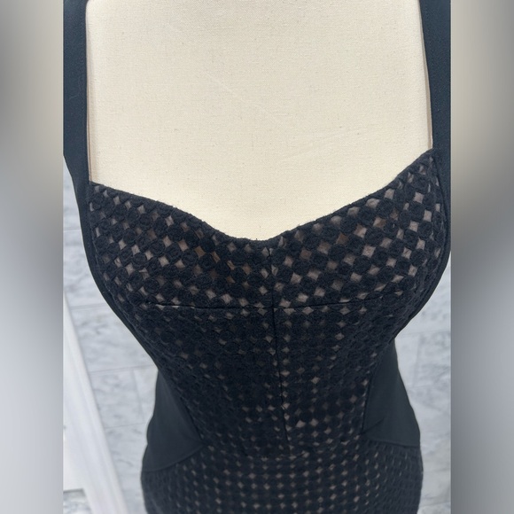 SZ 4 Maggy London LBD - Picture 4 of 4